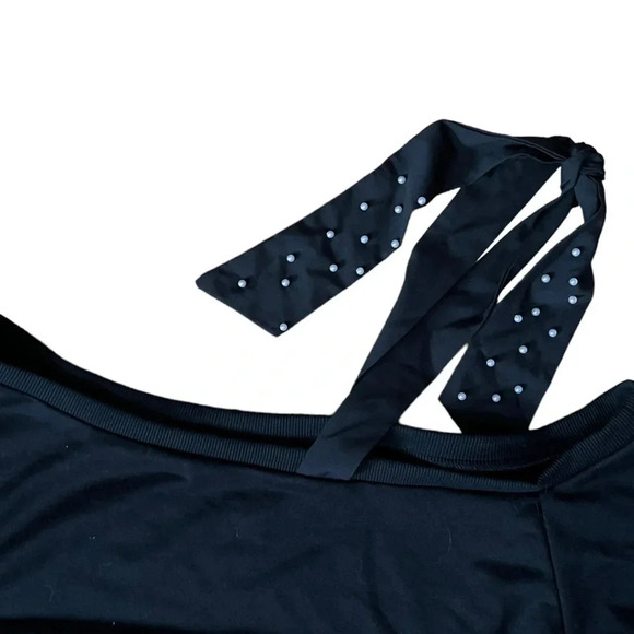 Like new condition, cute black sweater with pearl bow 3x Shien - Picture 2 of 4